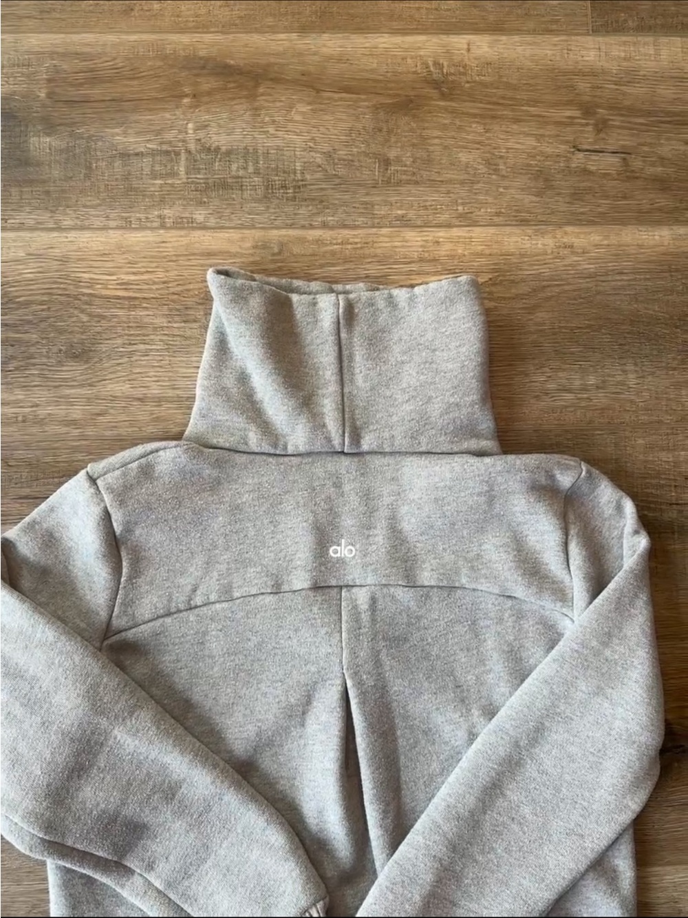 Alo Yoga Turtleneck Pullover